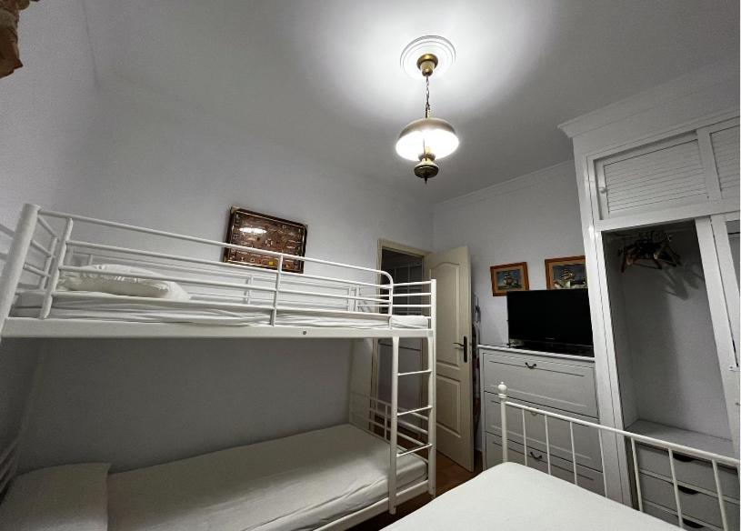 נובו סנקטי פטרי Chalet Los Pinos Con Piscina Privada מראה חיצוני תמונה