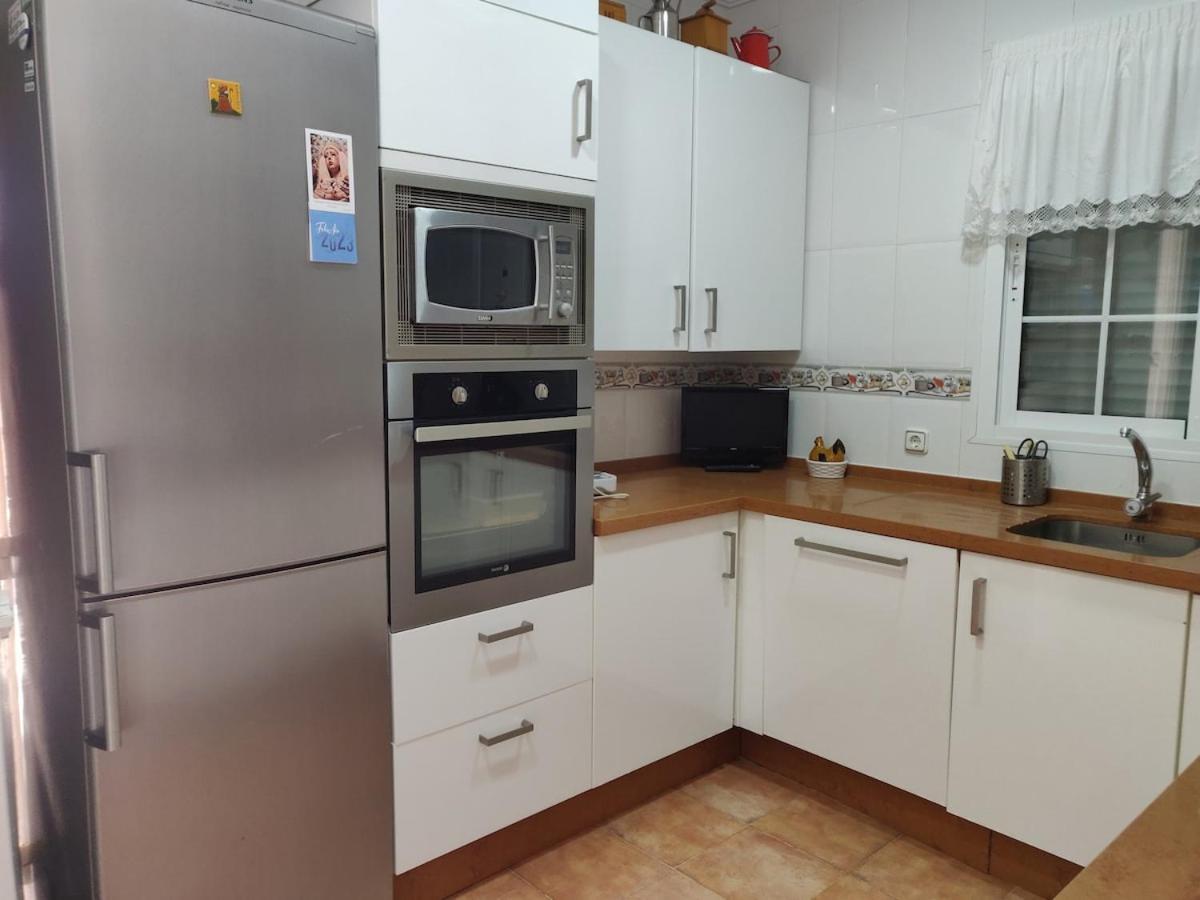 נובו סנקטי פטרי Chalet Los Pinos Con Piscina Privada מראה חיצוני תמונה